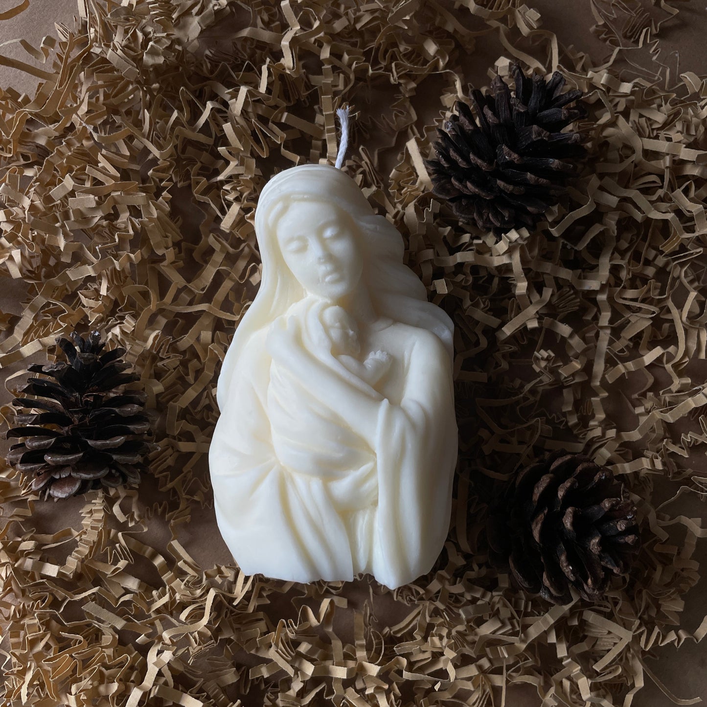 Mother Mary – Handcrafted Mother Mary & Baby Jesus Candle ✨