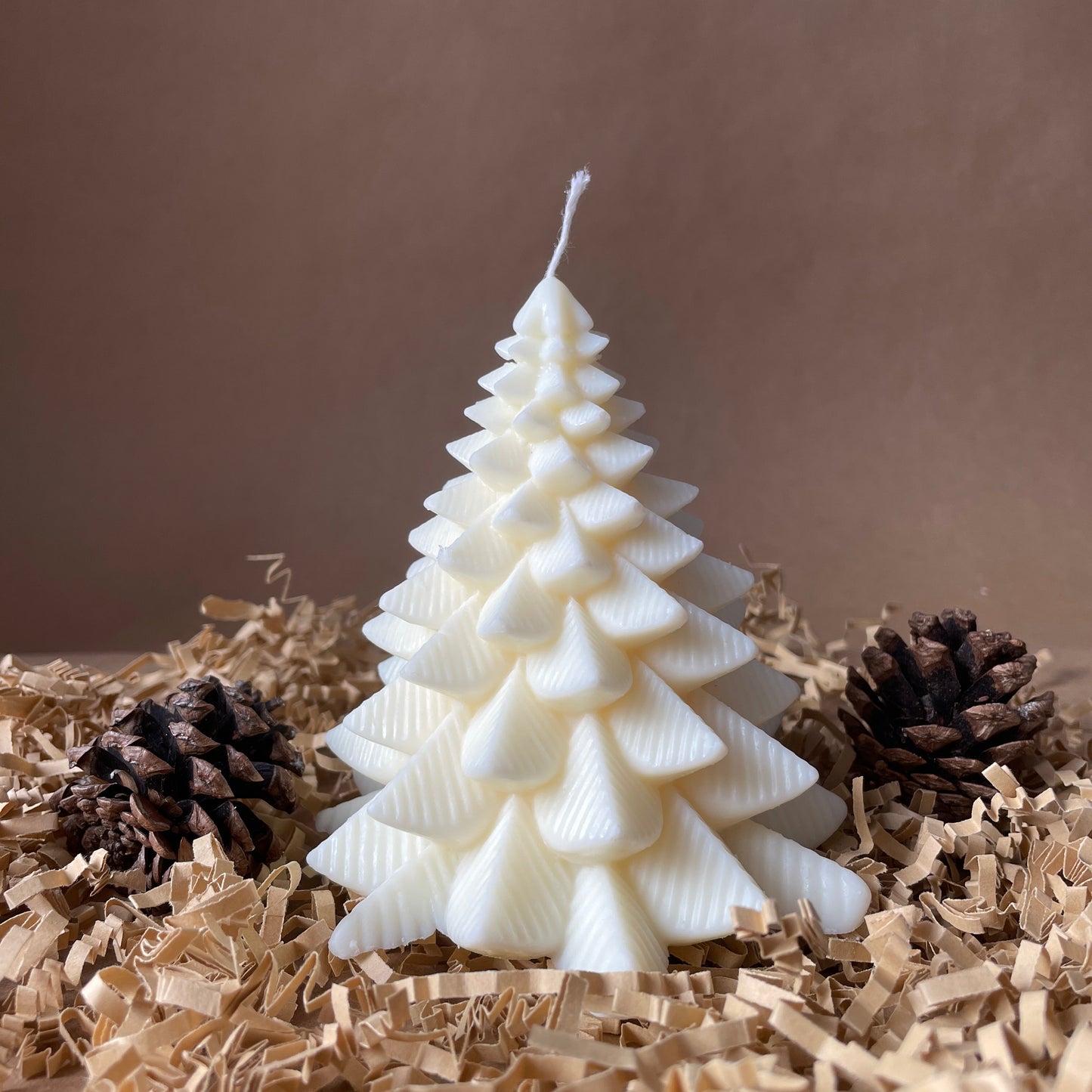 Evergreen Glow – Handcrafted Christmas Tree Candle